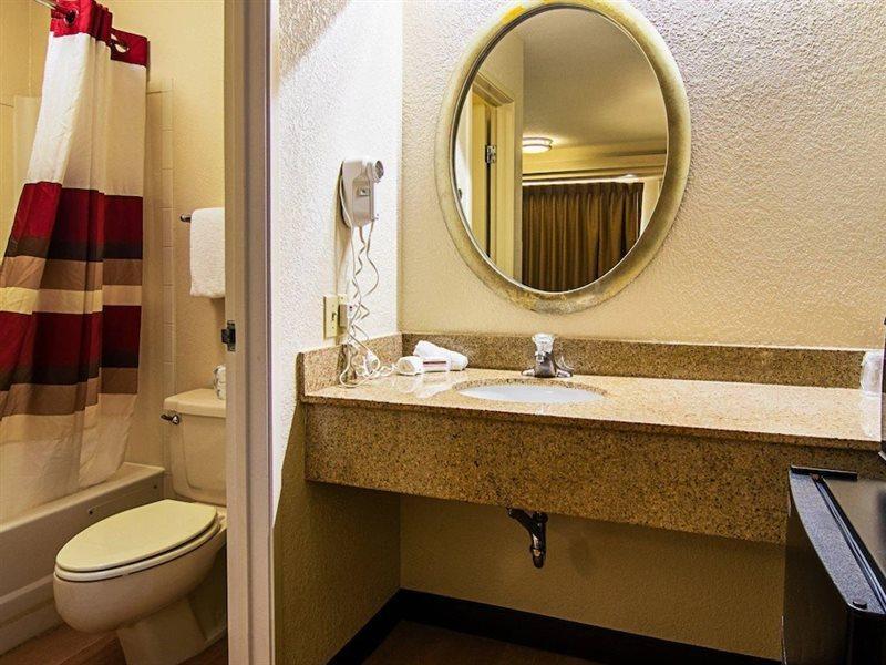 Red Roof Inn Detroit/Southfield Ngoại thất bức ảnh
